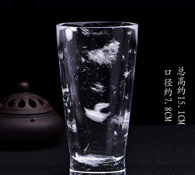 水晶玻璃杯是什么样的 04f00aee6fb54749b7b886616407d96f.jpeg