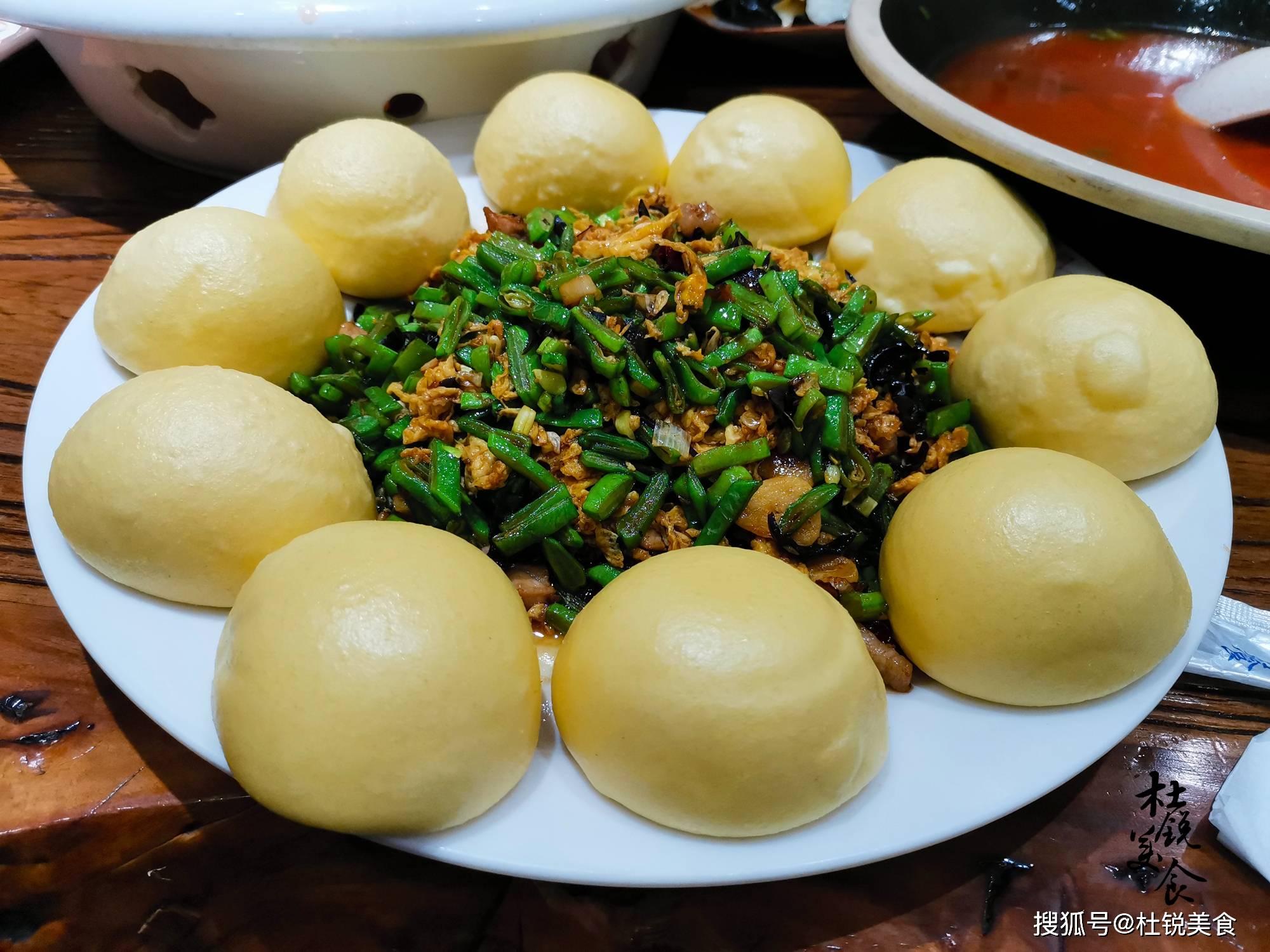 这些年,这道农家小炒在北方的大多数饭店里面,特别受欢迎,是点击率最