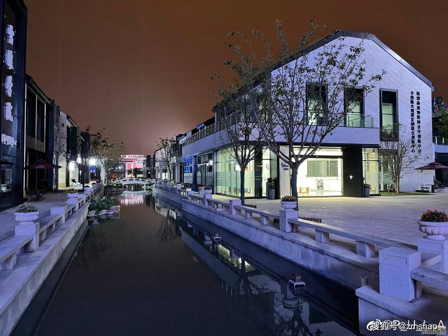 无锡雪浪小镇夜景