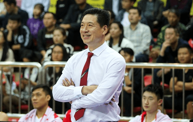 原创前广东男篮功勋教练李春江加盟上海男篮开创新篇章