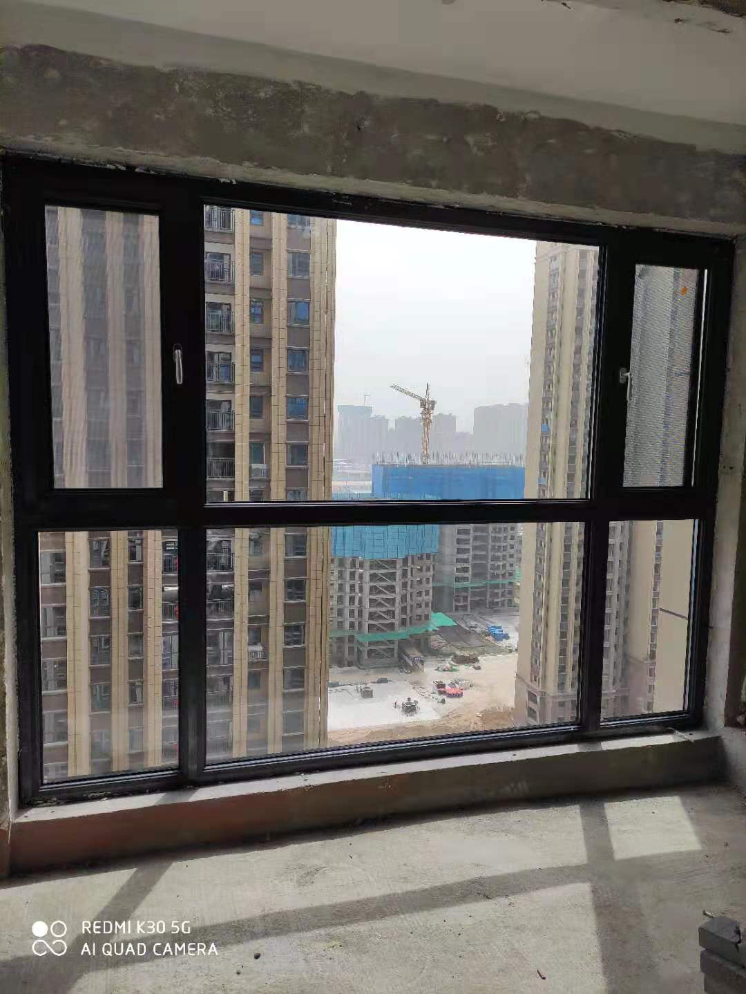 洛阳贰号城邦高层,新房装修封阳台断桥铝玻璃门窗安装案例