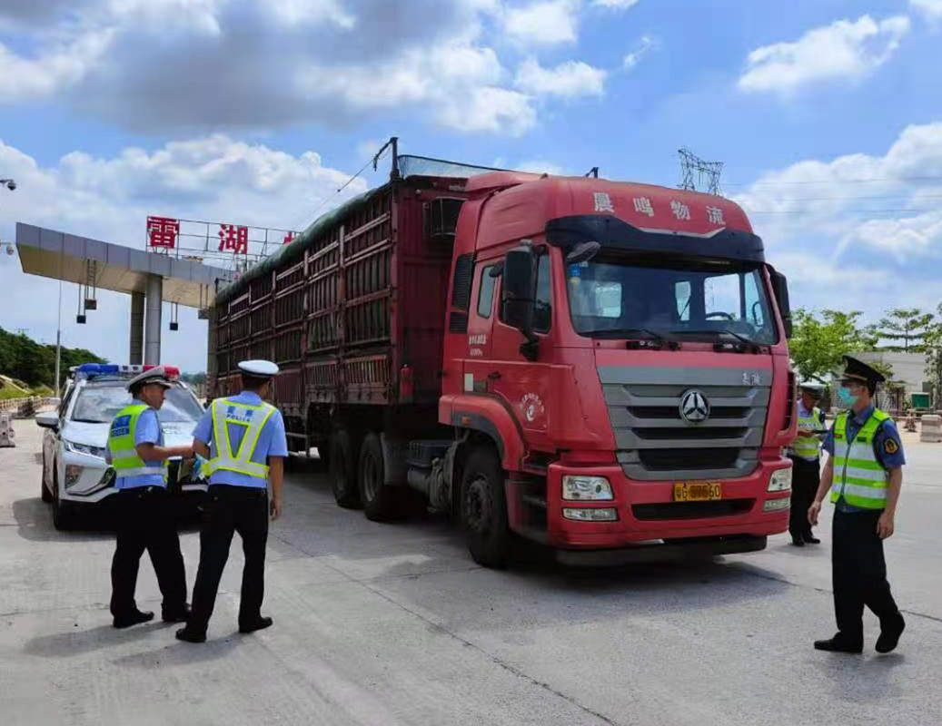 湛江市公安局交警支队麻章大队联合麻章区交通运输局整治超载货车优化