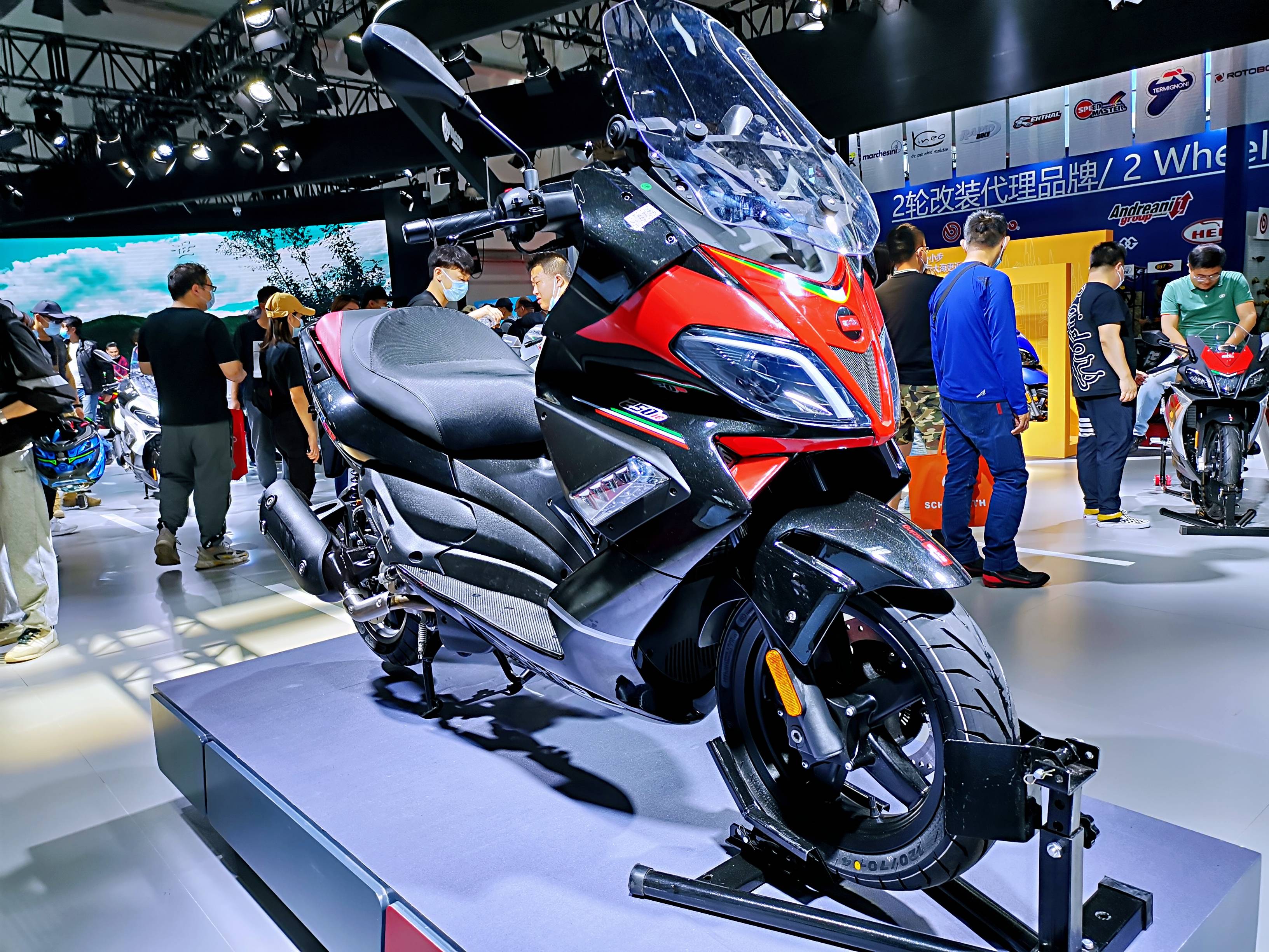 北京国际摩托车展开幕各地摩友奔赴京城现场很火热