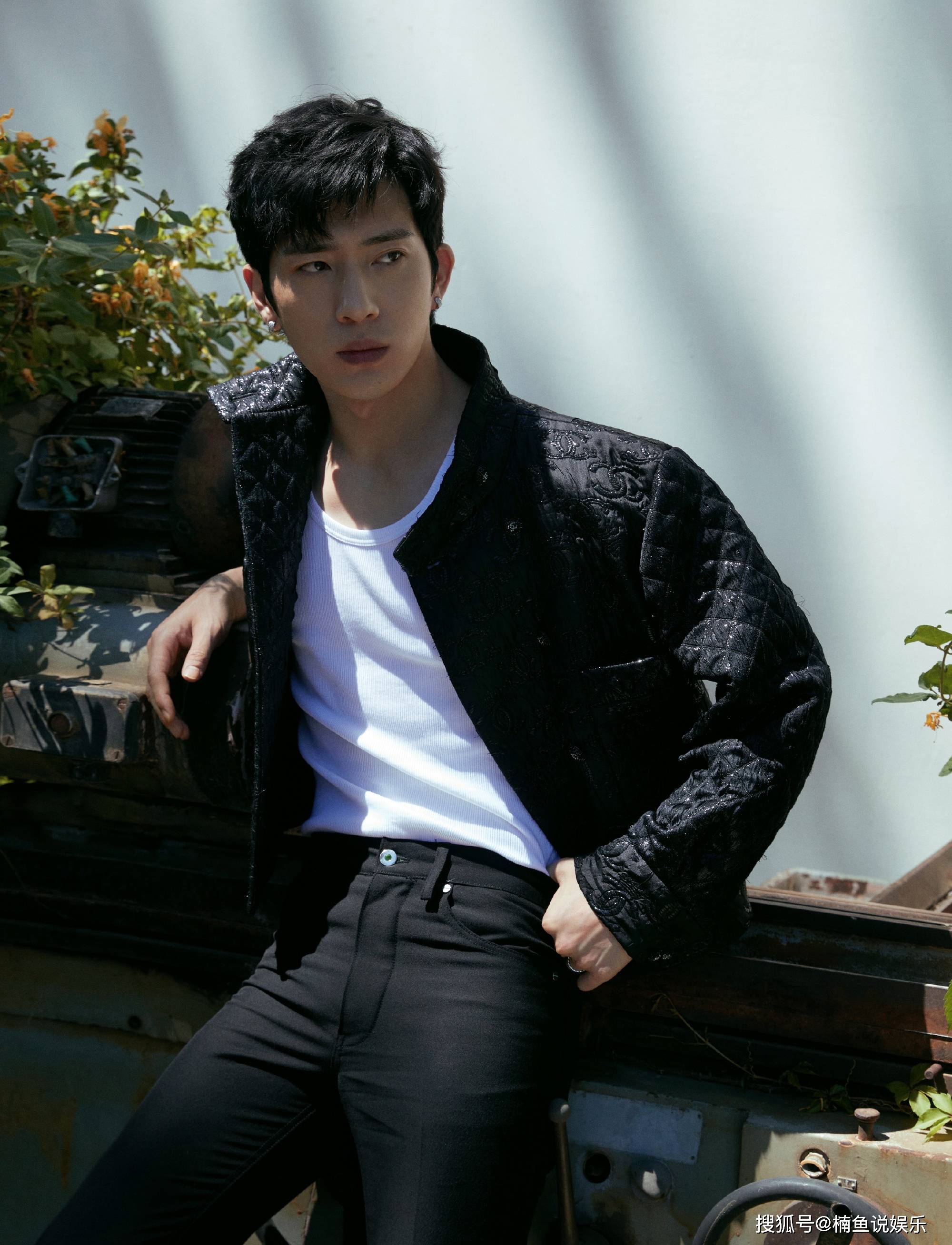 原创井柏然竹林光影大片侧颜精致意境十足轻奢贵公子气质好迷人