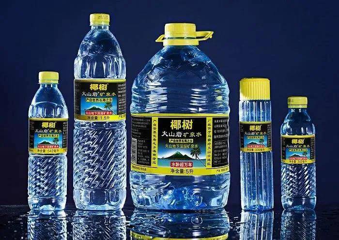 喝水就选用椰树牌火山岩深层矿泉水