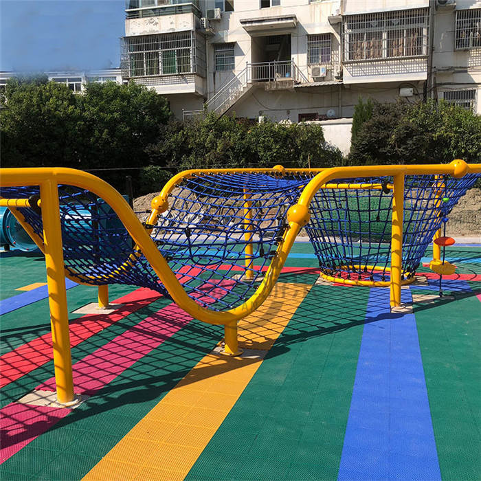 儿童爬网孩子在参与爬网项目时家长可以关注孩子的进展,在孩子遇到