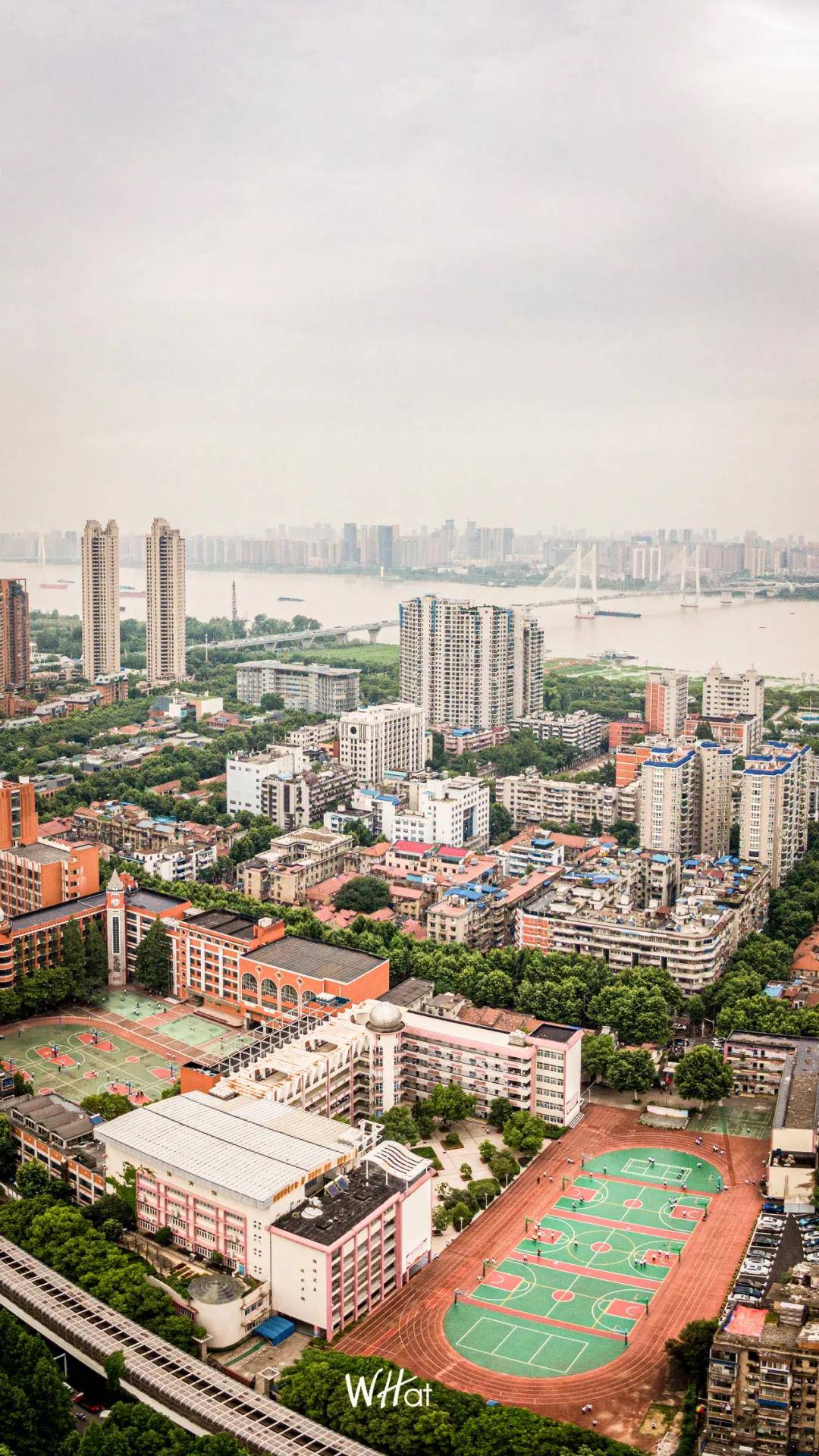 武汉最牛学区二中与七一临街而立