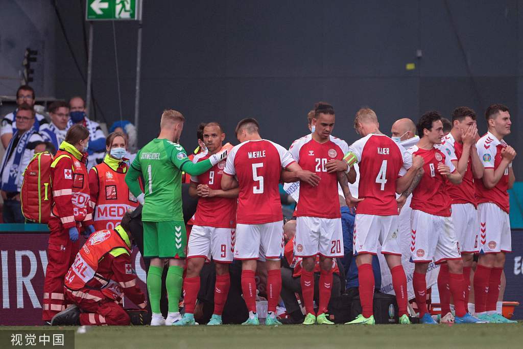 13日欧洲杯早报：埃里克森比赛中突然休克 比利时3-0_丹麦