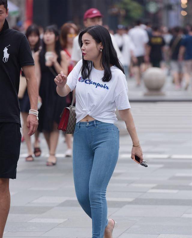 夏天瑜伽裤怎么穿搭衣服和鞋子_夏天阔腿裤穿搭图片(2)