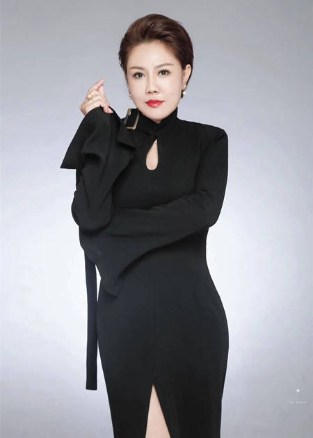 知名纹绣师张俊英出席2021纹饰名人大赛