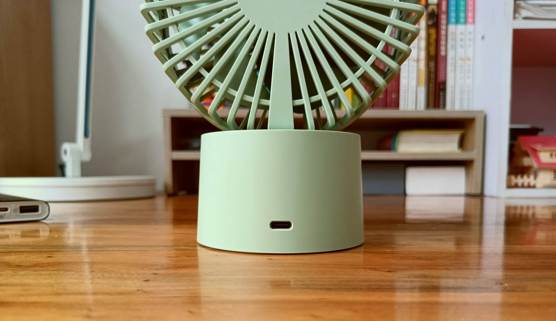 zmi紫米桌面风扇带给你专属小清凉