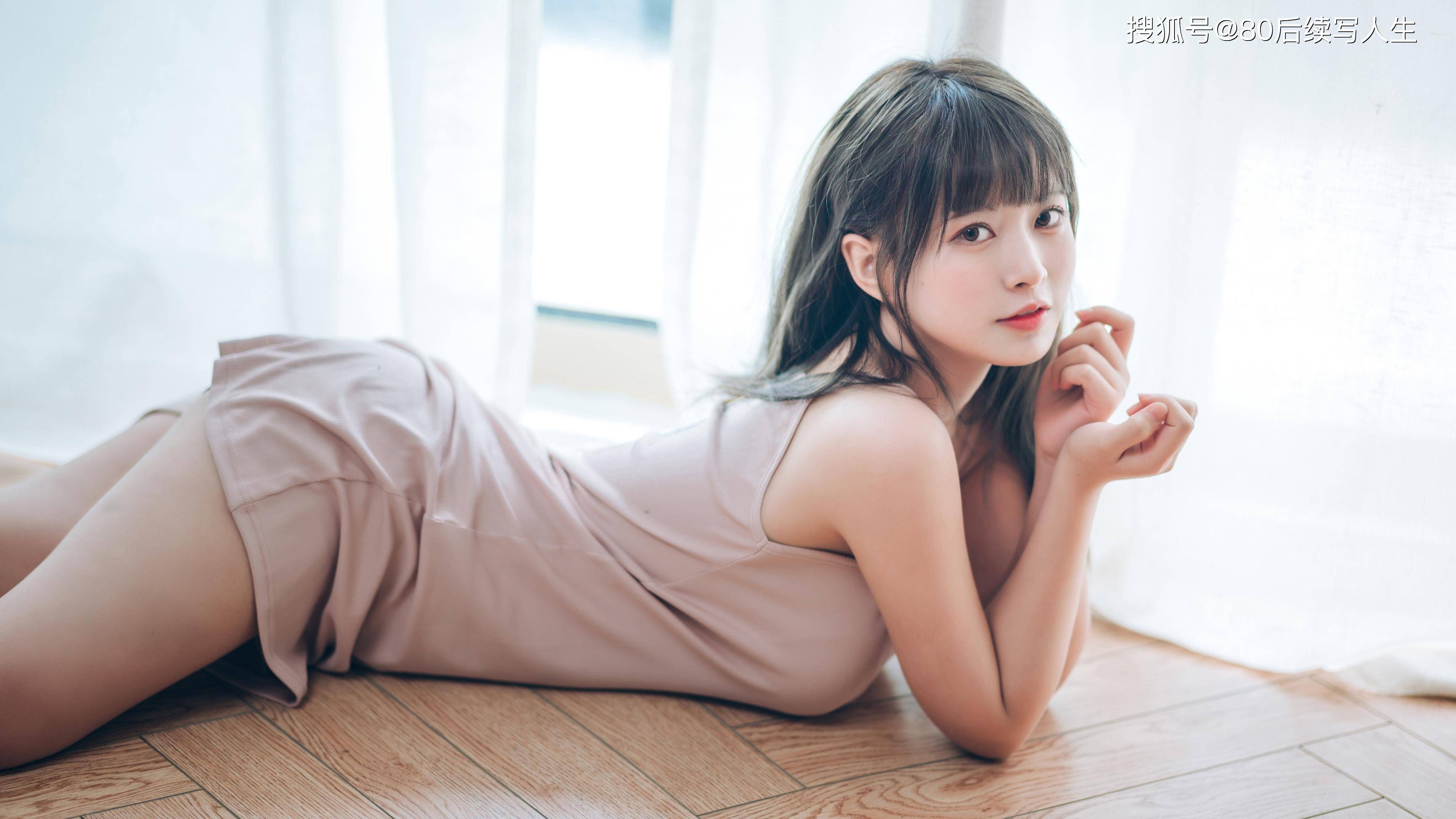 老板不要这样嘛有人啦 办公室老板1个月玩我3次(2)