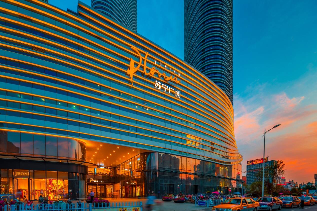 苏宁商管旗下两项目获评"金百合最佳实践案例"_广场