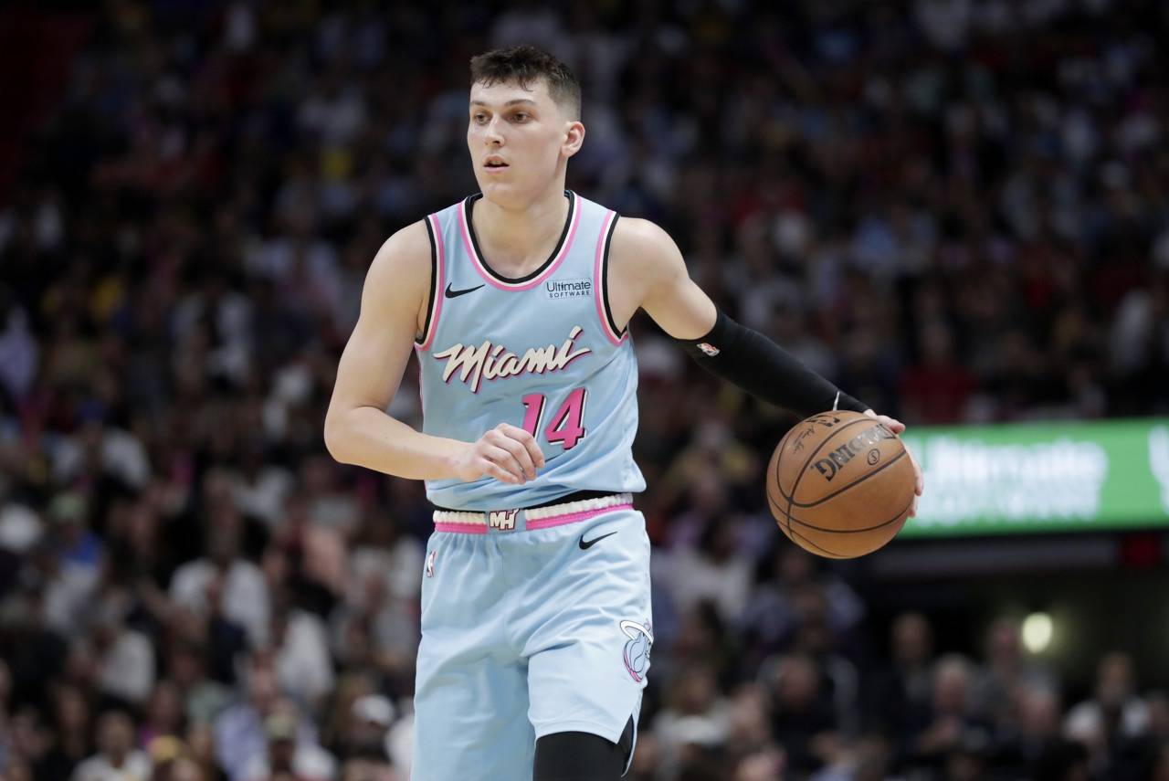 火箭准备贴首轮选秀权送沃尔去热火冲击总冠军?