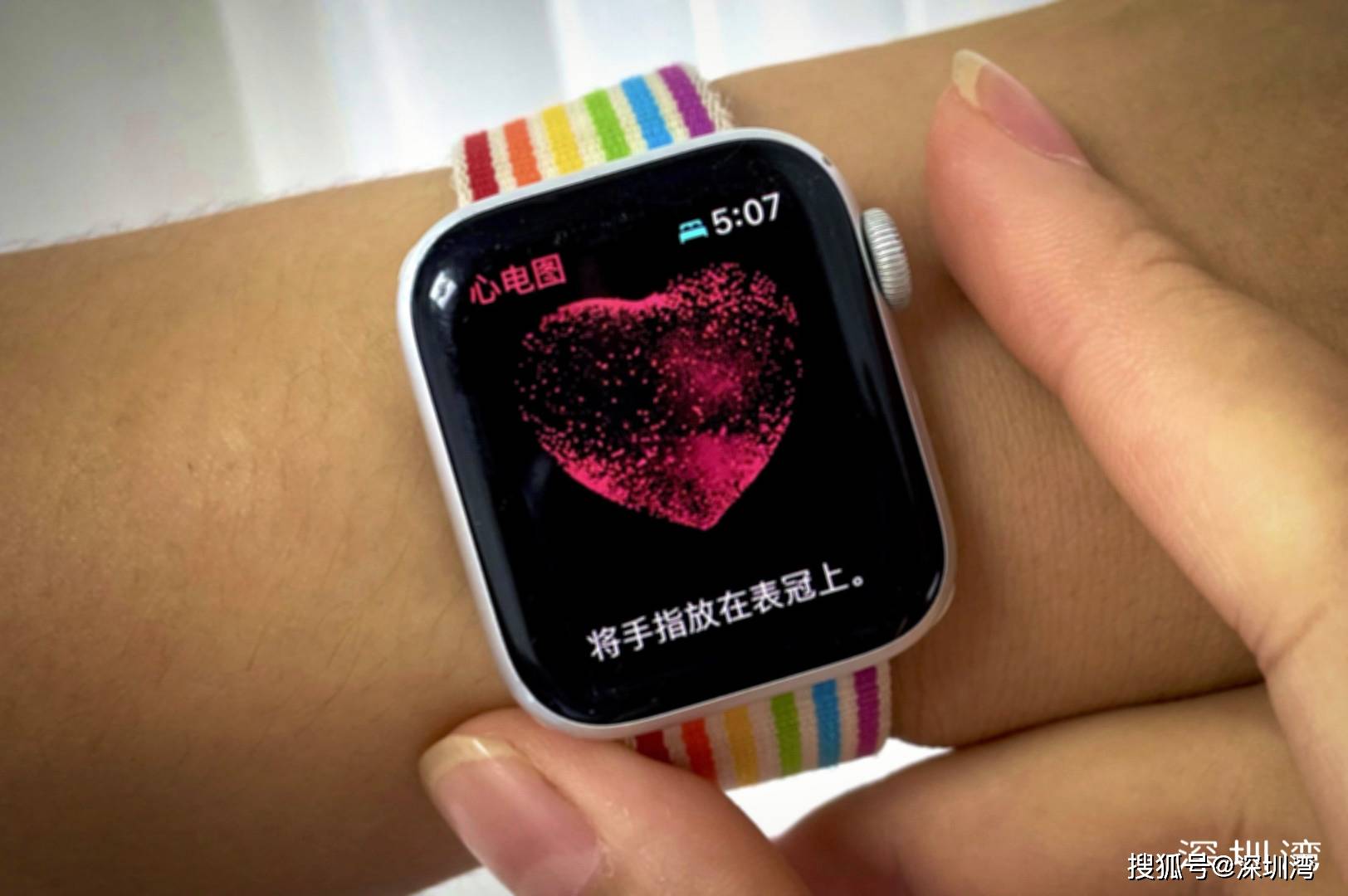 苹果拿到国家药监局的认证 但国行apple Watch 推行ecg 道阻且长 手表