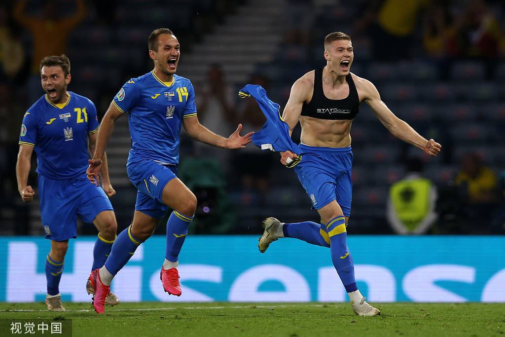 欧洲杯-津琴科传射 乌克兰加时读秒绝杀2-1瑞典进8强_禁区