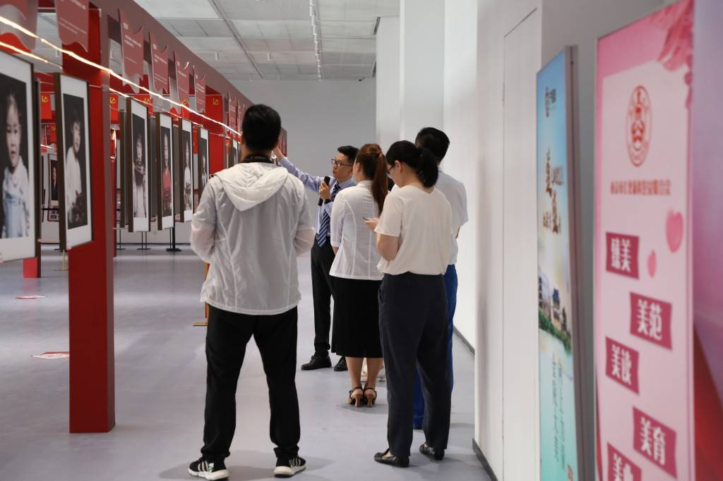 女性党史教育影像展在江北新区开幕影展将持续一个月