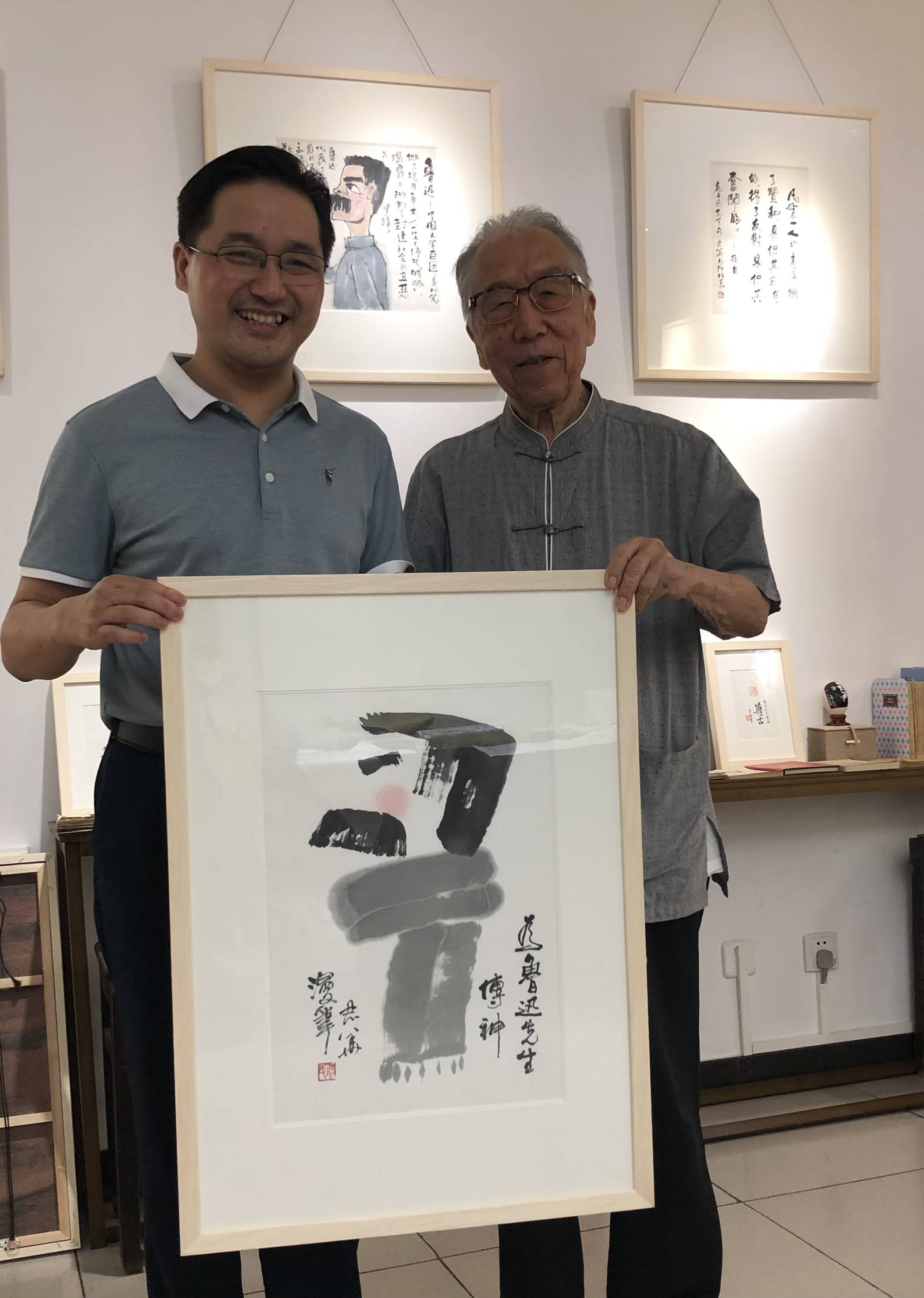 谦谦君子灼灼其华何君华的肖像漫画之美