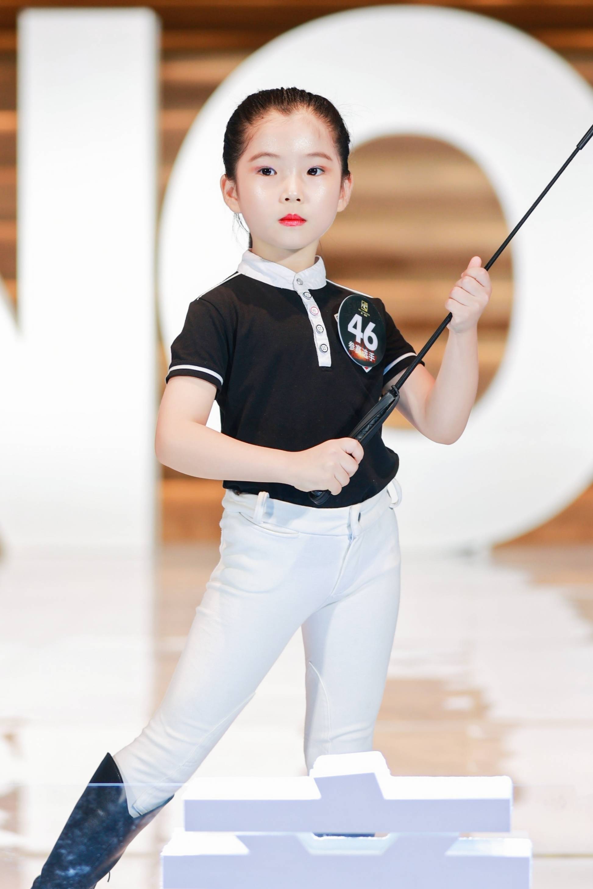 第一童星人气之星:管星然;今年6岁,喜欢唱歌,跳舞