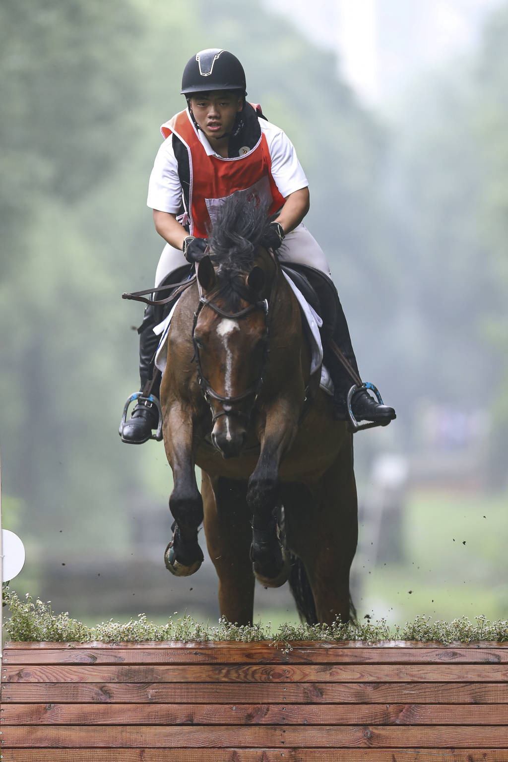组图:江苏青少年锦标赛 越野赛后章锶檑暂领先
