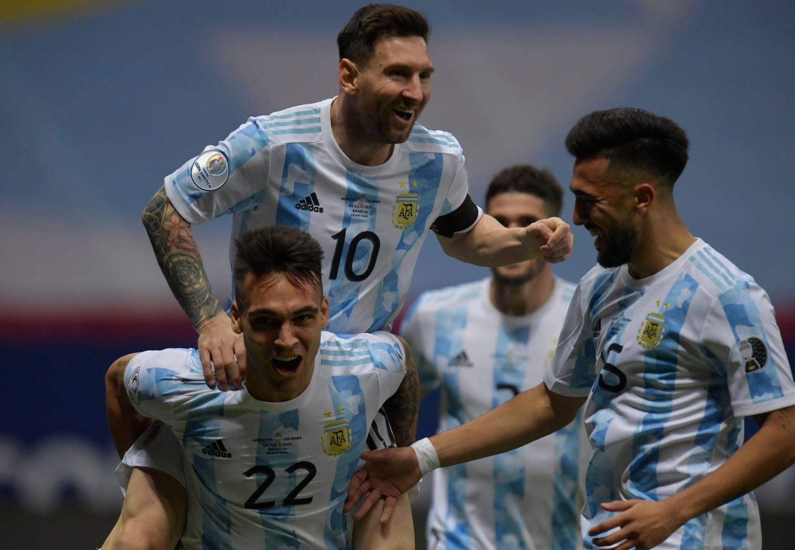 美洲杯-梅西助攻门神三度拒点 阿根廷点球4-3进决赛_埃米利亚诺