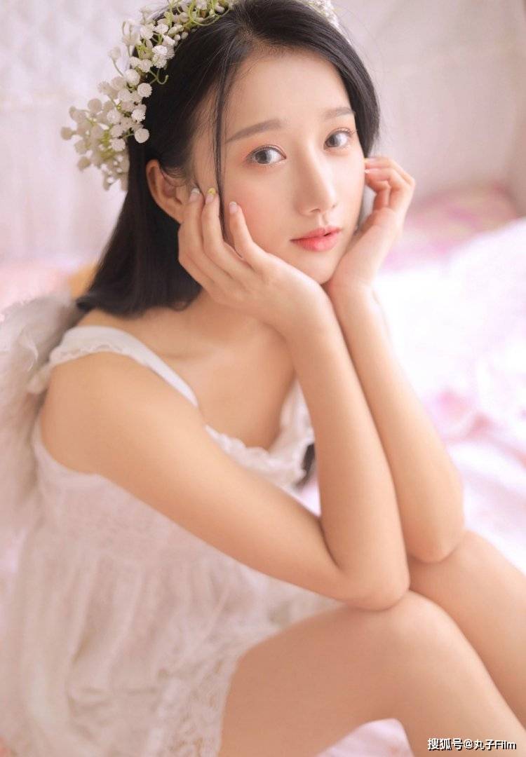 性感美女時尚寫真甜美白裙少女公主裙養眼清純可愛迷人