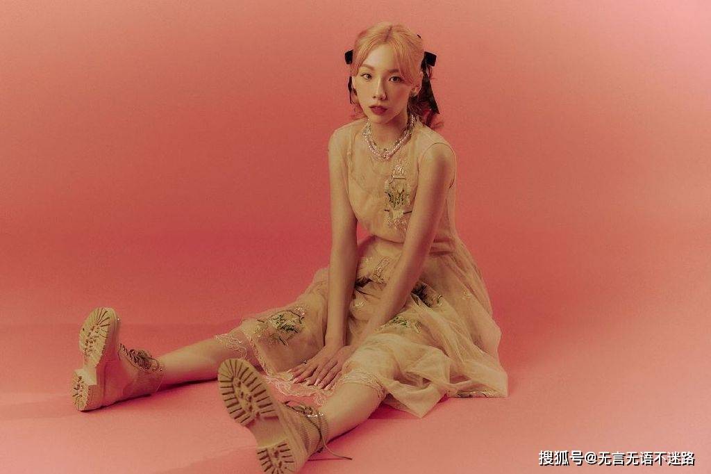 雀斑|金泰妍，粉色背景雀斑妆，唯美微距摄影