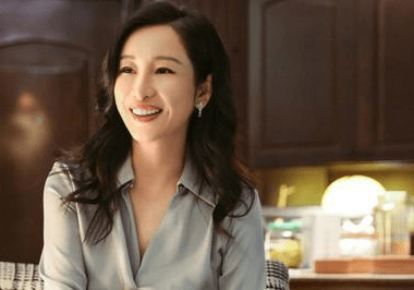 姐妹|唐艺昕新剧杀青照，和周迅演姐妹，搭档范世琦，产后复出状态超可