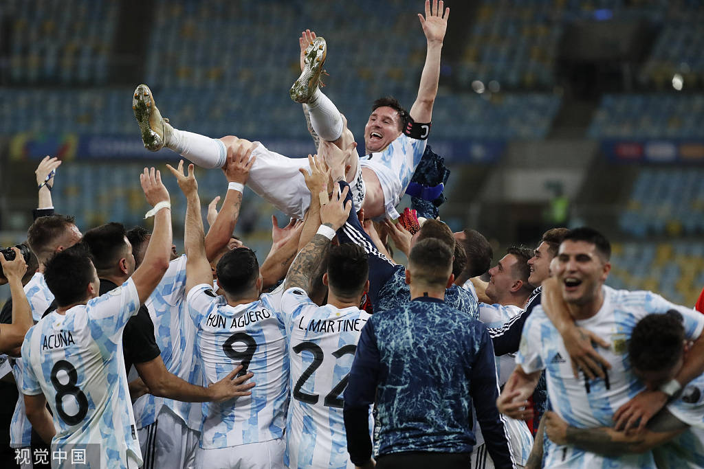 苦尽甘来！梅西10战大赛终圆梦 国家队生涯第一冠_阿根廷