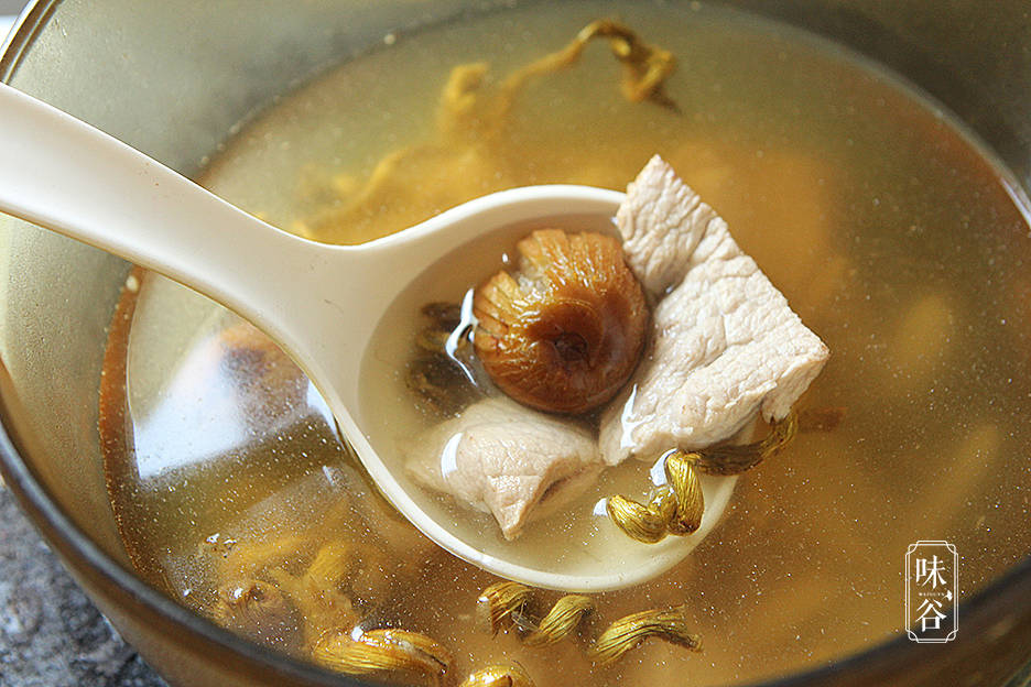 食材|三伏天，经常熬夜多喝这汤，4样食材简单煲一煲，清香回甘真下火