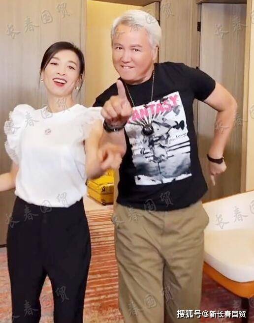 舞姿|张庭夫妇同框跳舞画面曝光,61岁老公扭腰晃胯妖娆抢镜