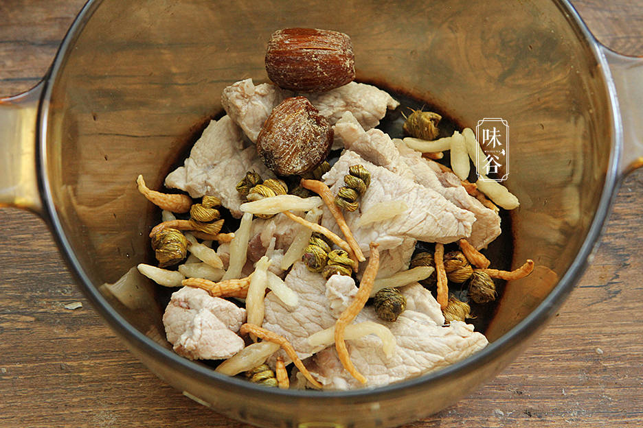 食材|三伏天，经常熬夜多喝这汤，4样食材简单煲一煲，清香回甘真下火