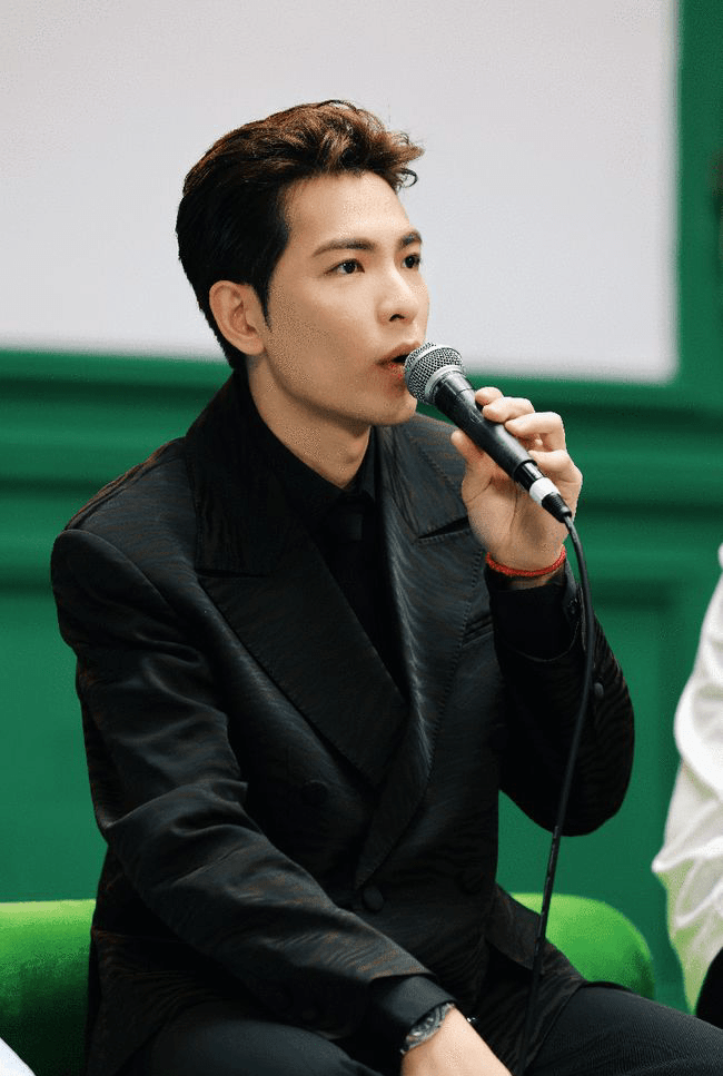 平三更|《草莓星球来的人》今晚8点首播，乐队主唱泪洒现场