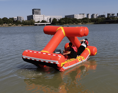 克服恶劣水域环境自扶正救生艇航速可达60kmh配置救援辅助系统