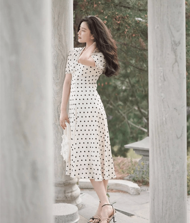 上半身|会穿、有品位的女人，夏天都有这4种裙子