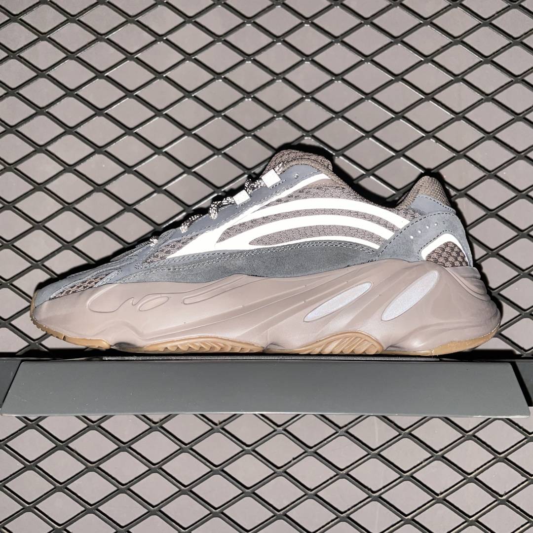 Boost|侃爷Kanye West x Adidas Yeezy Boost 700 V2椰子增高休闲运动慢跑鞋GZ0724?