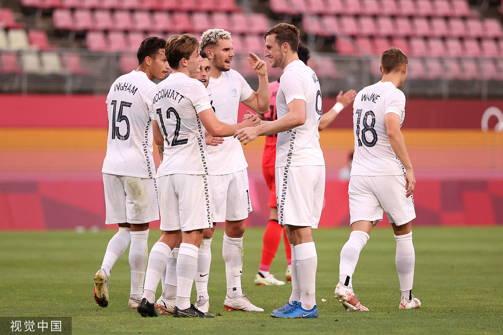 高清图:奥运男足新西兰1-0胜韩国 伍德庆祝进球