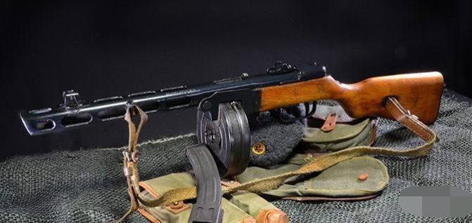 原创二战时苏军最著名的冲锋枪到底是叫波波沙还是波波斯或者波波什?