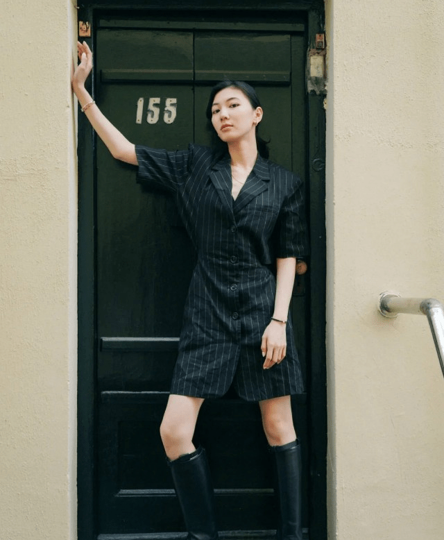 夏天|今夏火了一种靴子，叫“过踝不过膝”