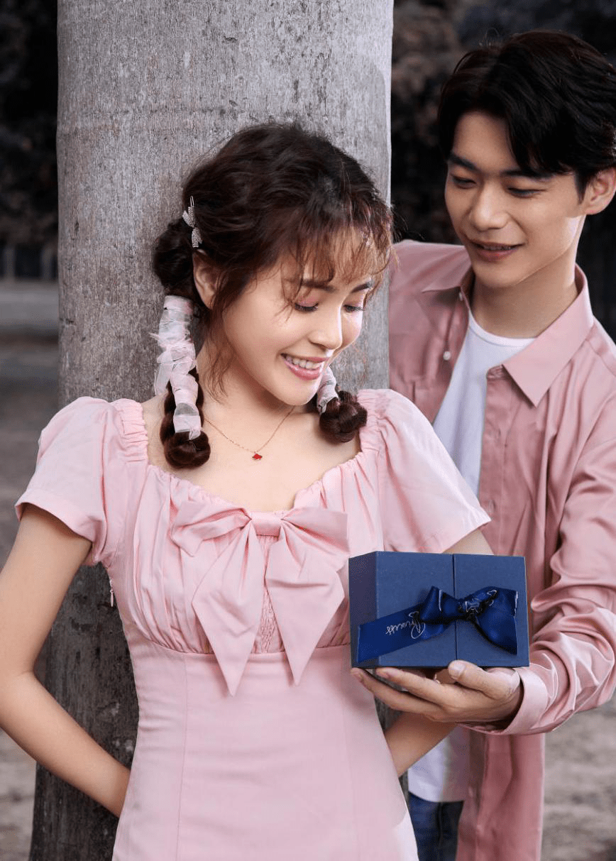 那若|情人节约会倒计时，女神的搭配里怎能少了一件精美的珠宝呢?