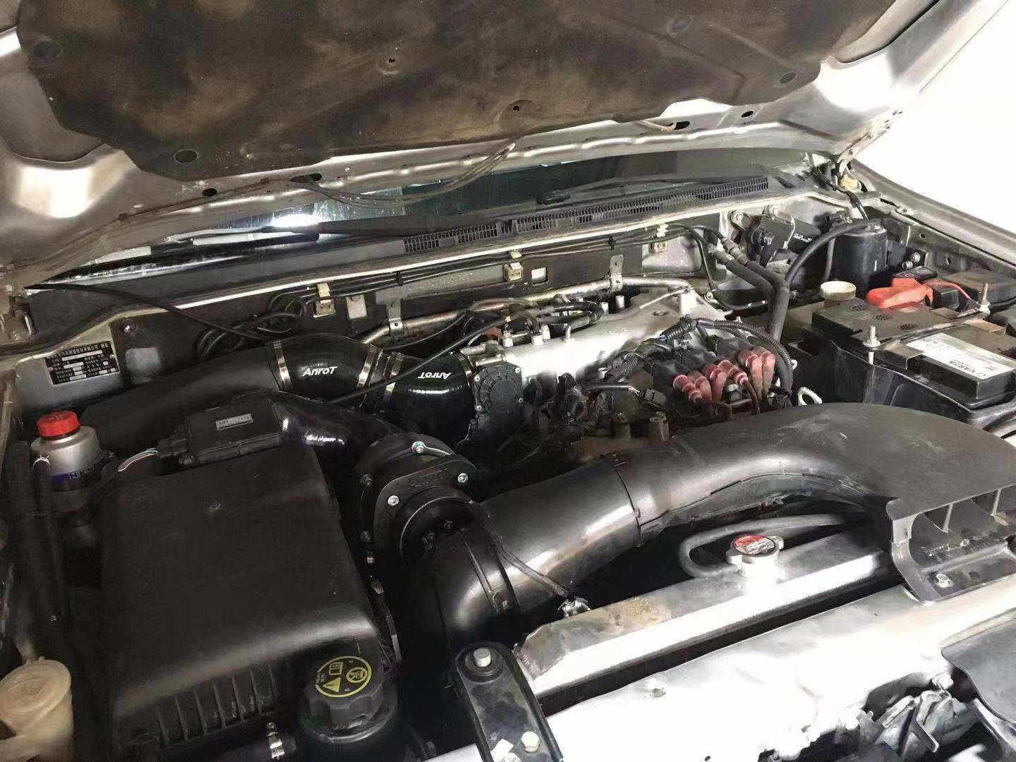 得益于这台发动机的潜力和anrot工程师的匠心调校,帕杰罗v73的前中段