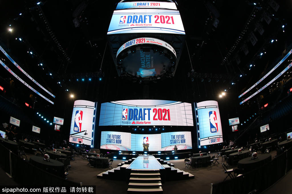组图:21届nba选秀大会 康宁汉姆状元火箭选中格林