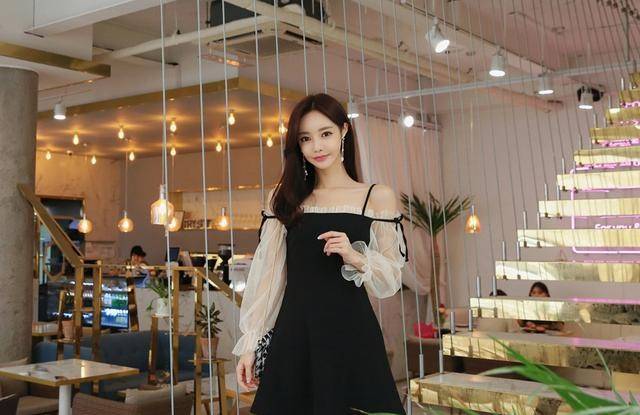 时尚|韩国模特孙允珠韩版丝滑鹅绒吊带裙甜美淑女气质网拍