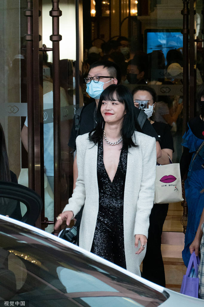 姚晨深v礼服霸气外露 性感优雅御姐范-搜狐大视野-搜狐新闻