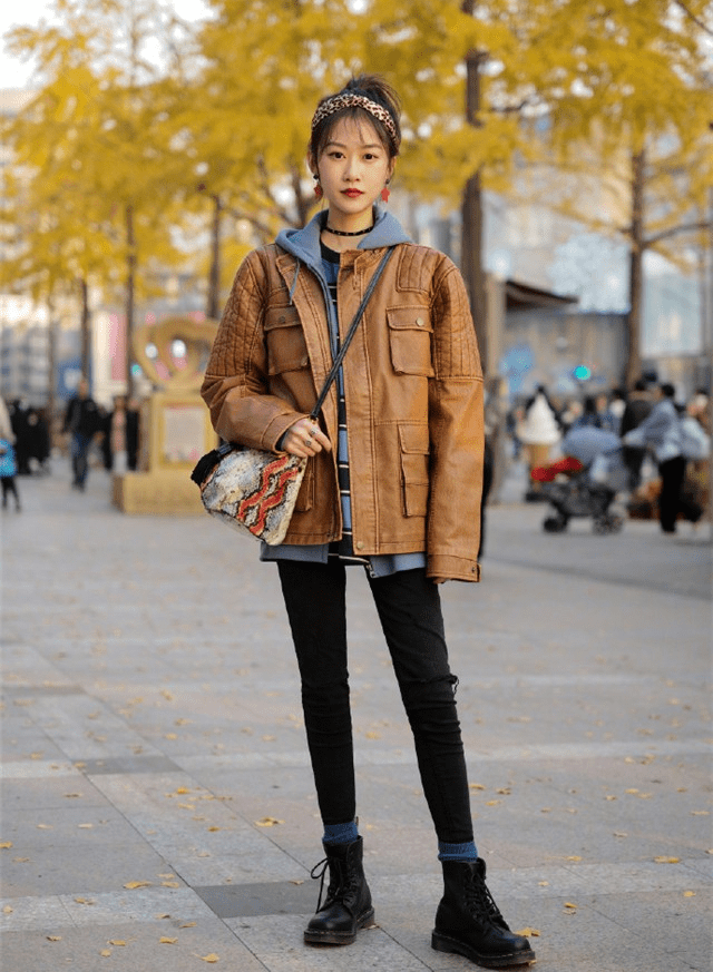 选项|“卫衣+短靴”，青春时尚又显瘦，太适合小个子了