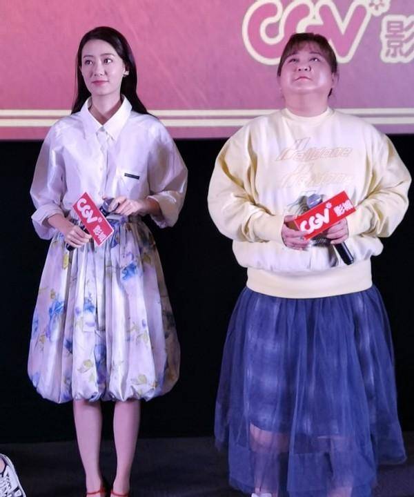 张小斐|张小斐贾玲合体路演,同穿裙子秀闺蜜感情,一胖一瘦好互补