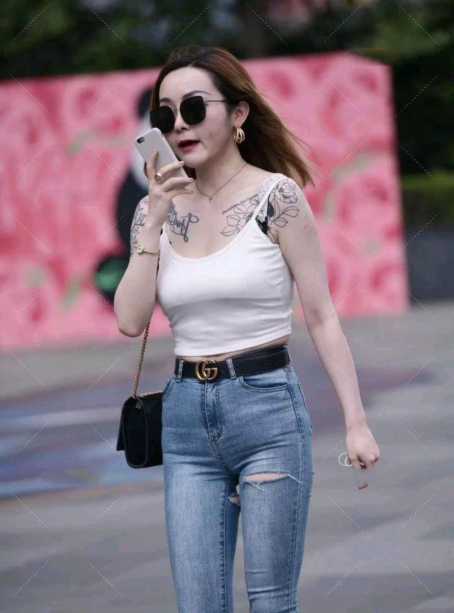 粉色|爱美不是年轻女孩的专属，中年女人选对穿搭，一样可以美丽时尚