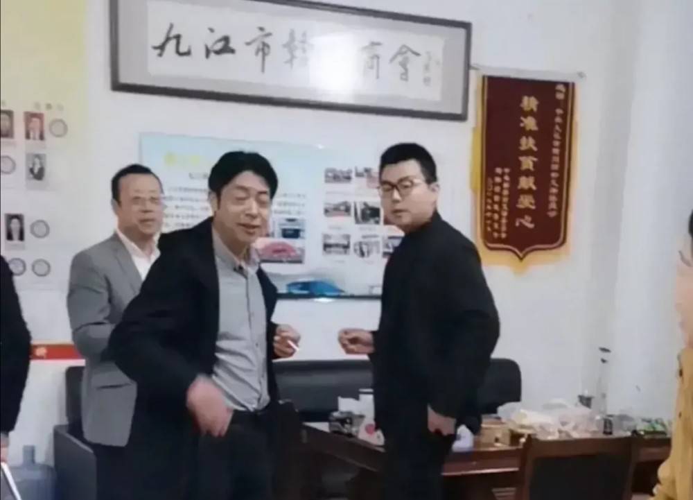 可是姚师兵却激动的胳膊颤抖,他有一种预感,眼前这