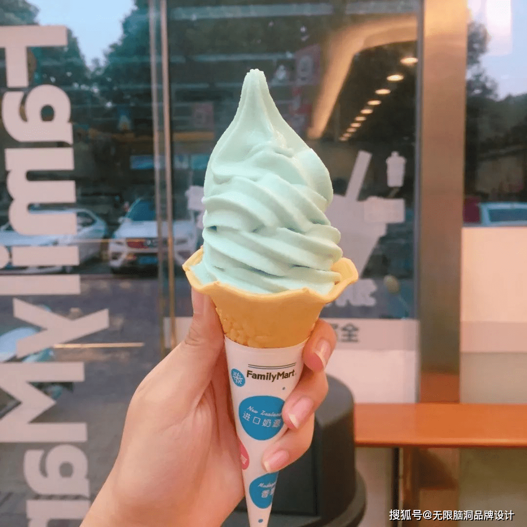 产品|新消费观点—全家便利店出潮牌了，它到底想干嘛？