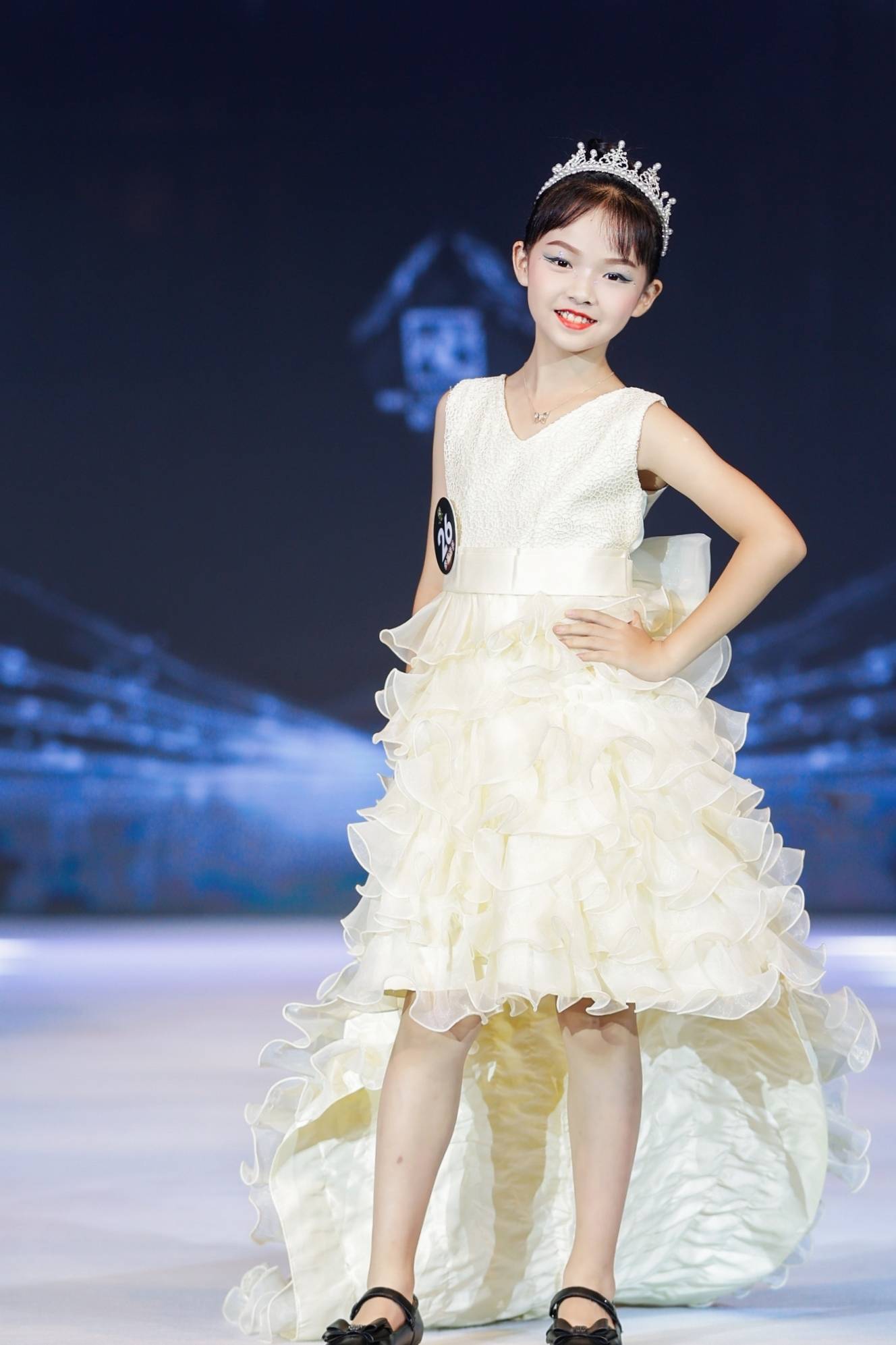 携手珐琅饰家为小童星定制专属奖励_童模